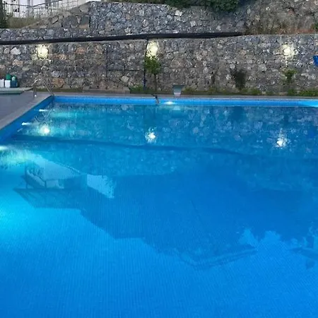 Daire Semiramis Garden *